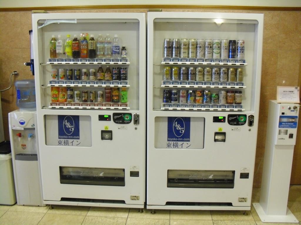 Toyoko Inn Tokyo Shinjuku Kabukicho Zewnętrze zdjęcie